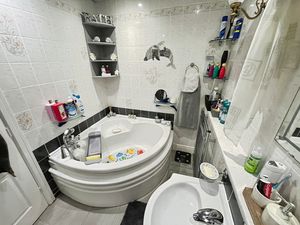 Bathroom - click for photo gallery